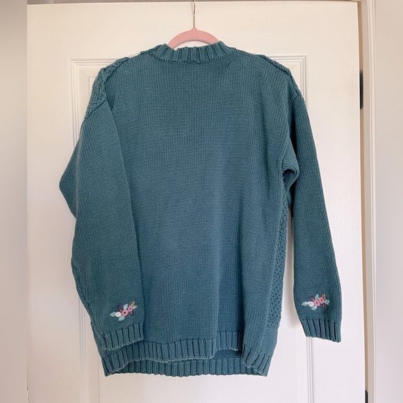 Vintage Lady  Footlocker Sweater Cotton Embroidered Flowers Teal White Pink S M - Picture 3 of 6